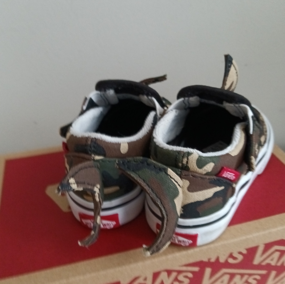 Vans - Picture 3 of 3